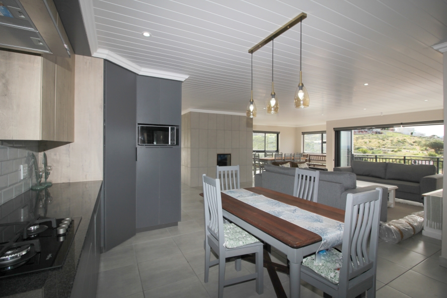 3 Bedroom Property for Sale in Menkenkop Western Cape